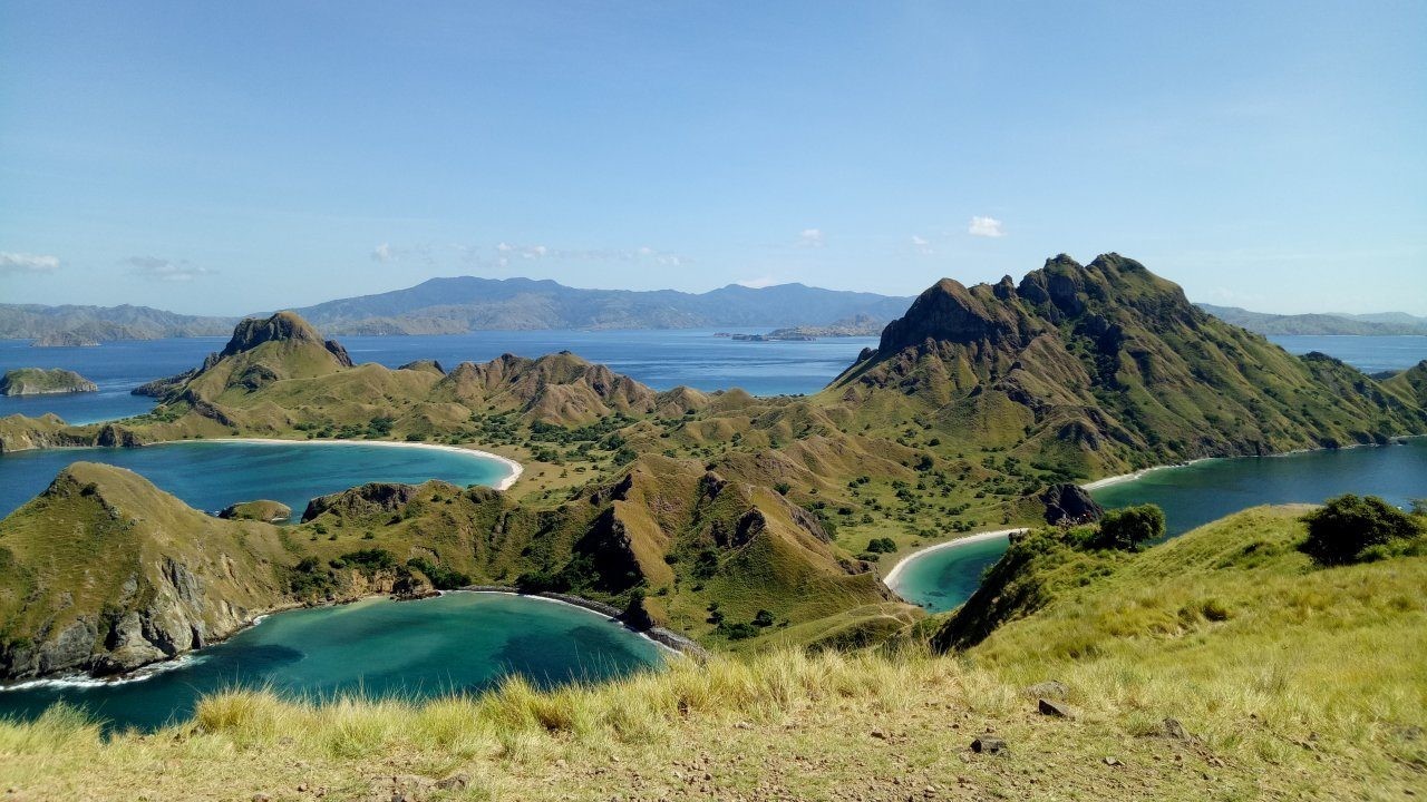 mengunjungi labuan bajo