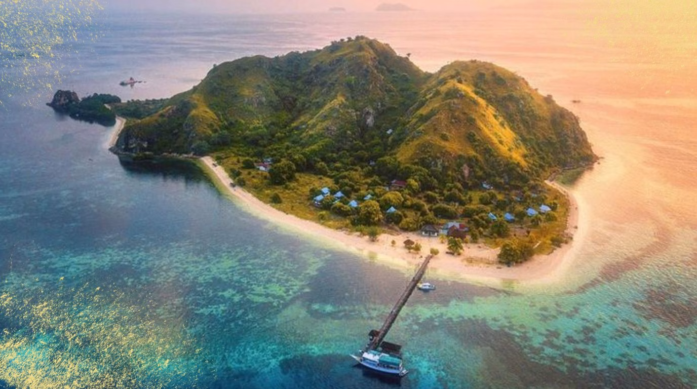 Read more about the article How to Choose the Right Car for Your Labuan Bajo Adventure